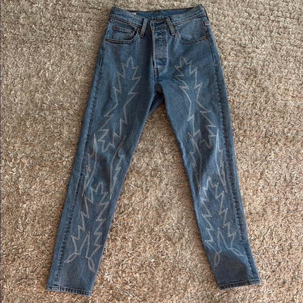 Levi's Blue Skinny Jeans with White Embroidered Western Stitching
